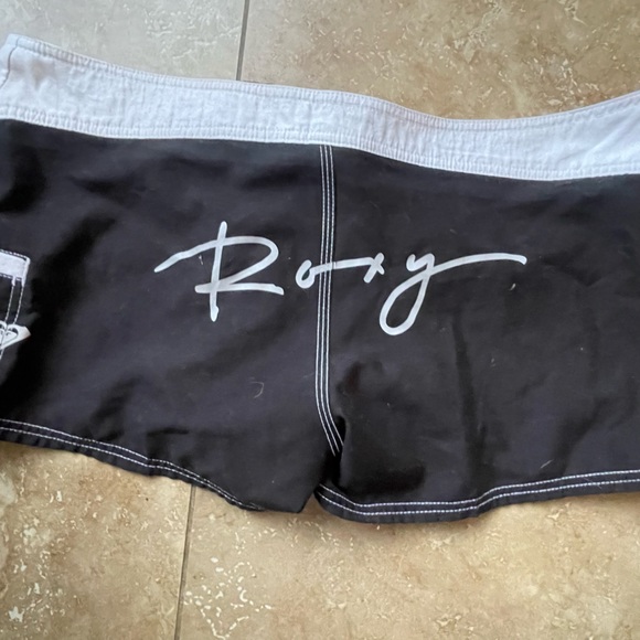 Used Roxy board short  13 - Picture 6 of 16